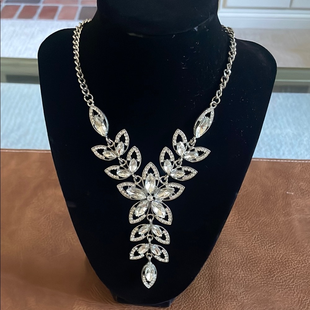 Elegant Silver Wedding Necklace with Crystal Accents